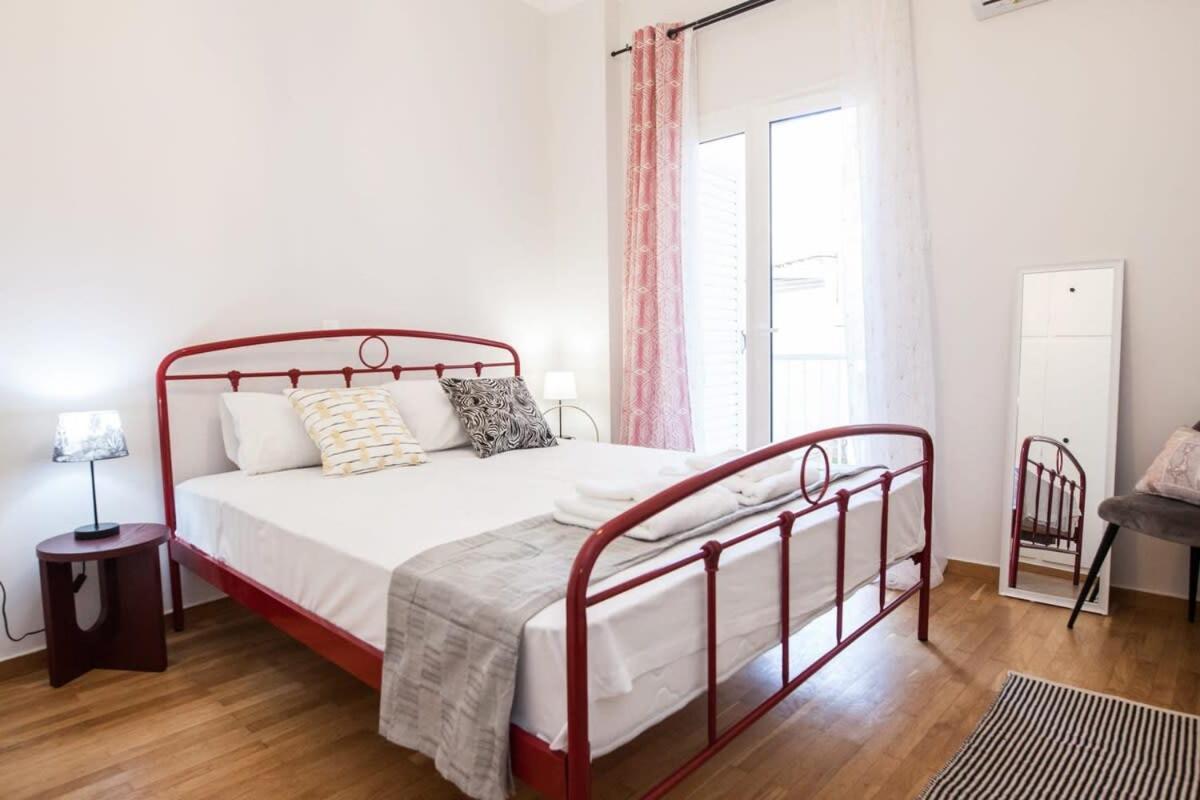 Contemporary Stylish Apartment Located Near Metaxourgeio Area Афины Экстерьер фото
