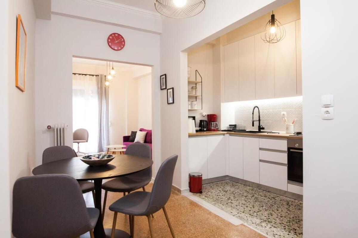 Contemporary Stylish Apartment Located Near Metaxourgeio Area Афины Экстерьер фото
